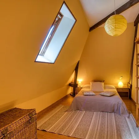 Les Pres De La Vigne Basse 住宿加早餐酒店 3*