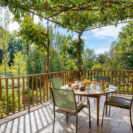Bed and Breakfast Les Pres De La Vigne Basse